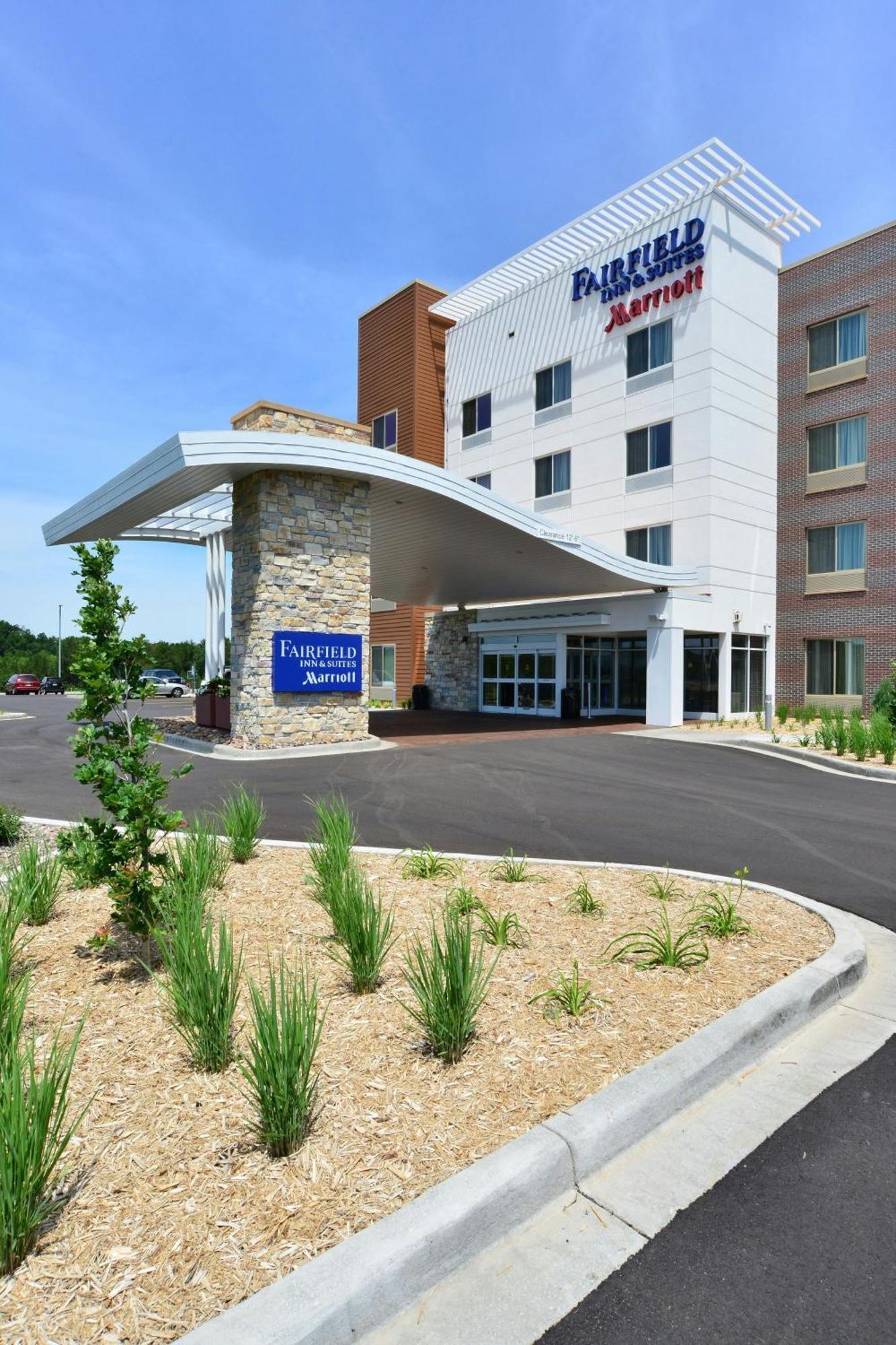 Fairfield Inn & Suites By Marriott Eau Claire/Chippewa Falls מראה חיצוני תמונה