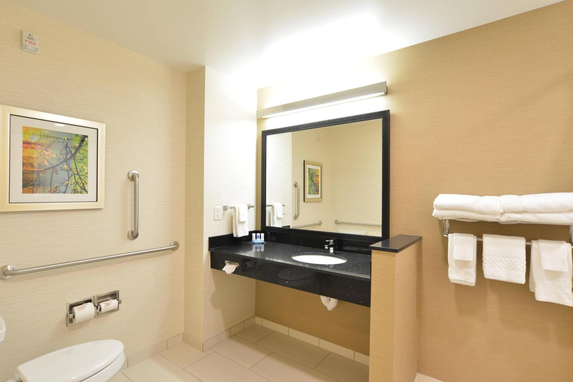 Fairfield Inn & Suites By Marriott Eau Claire/Chippewa Falls מראה חיצוני תמונה