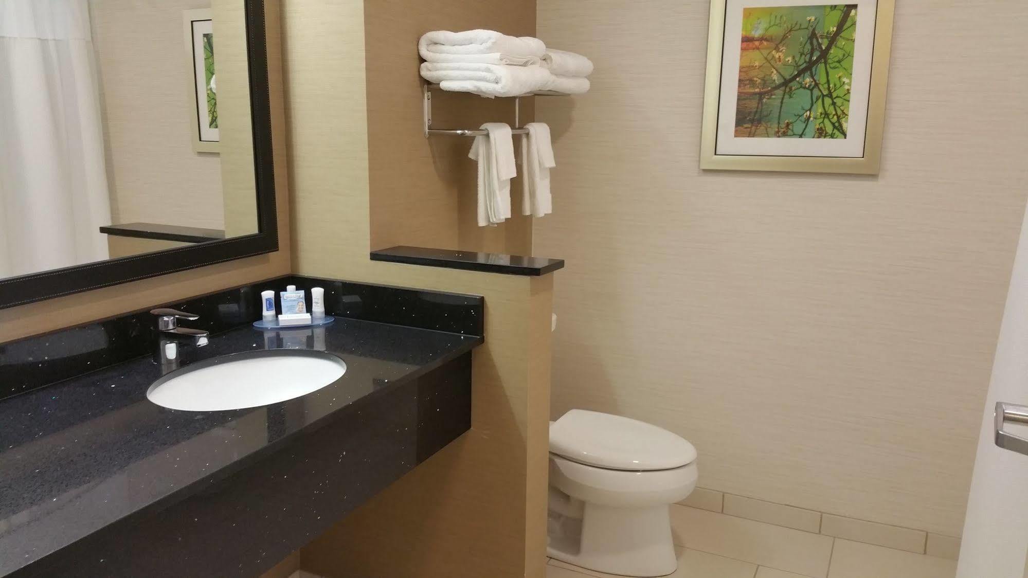 Fairfield Inn & Suites By Marriott Eau Claire/Chippewa Falls מראה חיצוני תמונה
